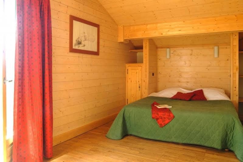 Madame Vacances Les Chalets De L'Altiport Alpe d'Huez Exterior foto